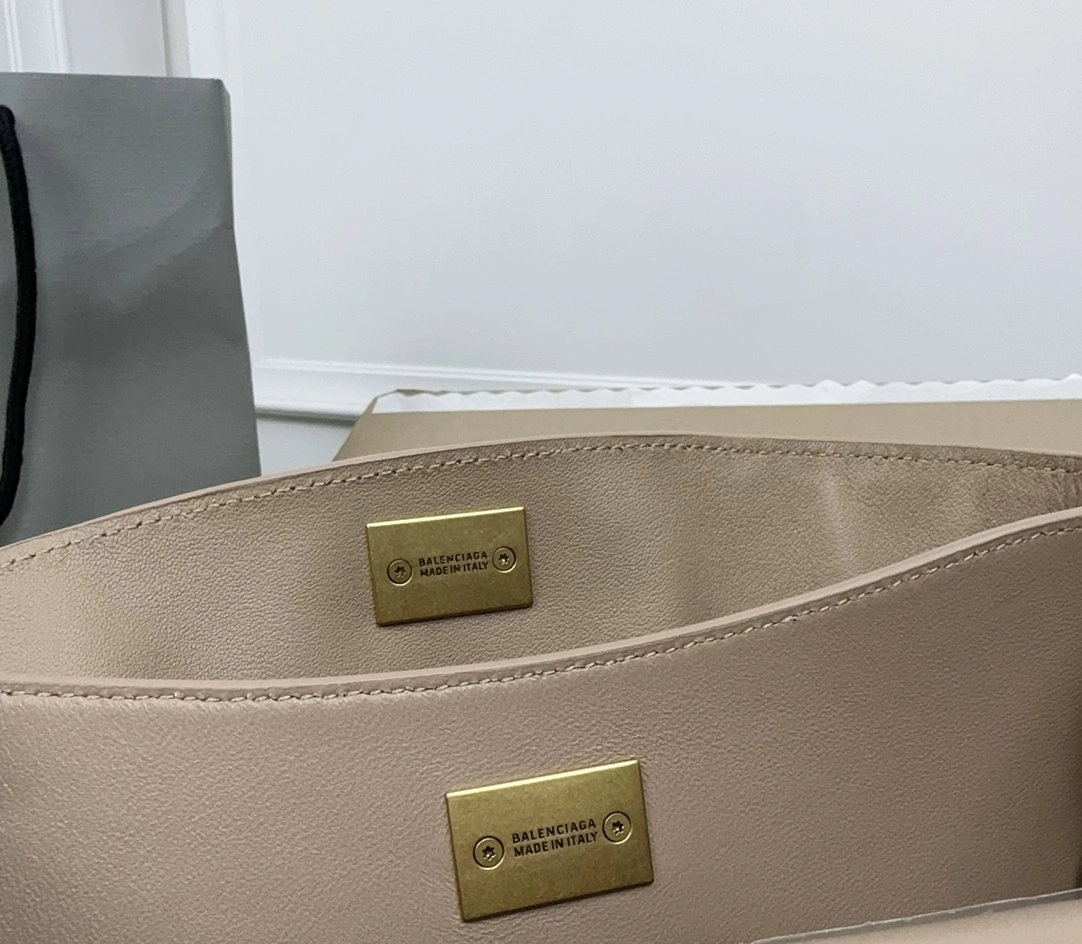 Balenciaga Rodeo Drive  Oversized Luxury Bag SunProtective 60909