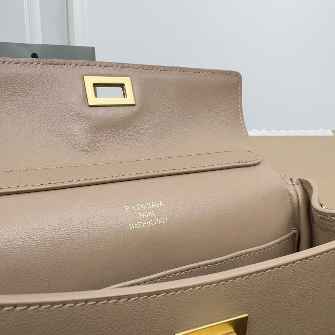Balenciaga Rodeo Drive  Oversized Luxury Bag SunProtective 60909