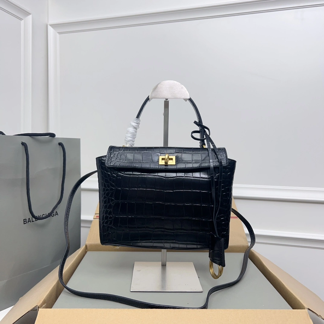 Attractive Balenciaga Rodeo Drive  Oversized Luxury Bag 60904