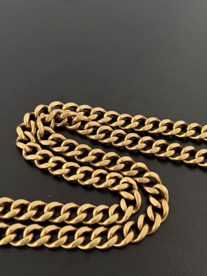 Balenciaga Rodeo Nano  Chain Bag - Summer Essential in Black Gold Trendsetting 38271