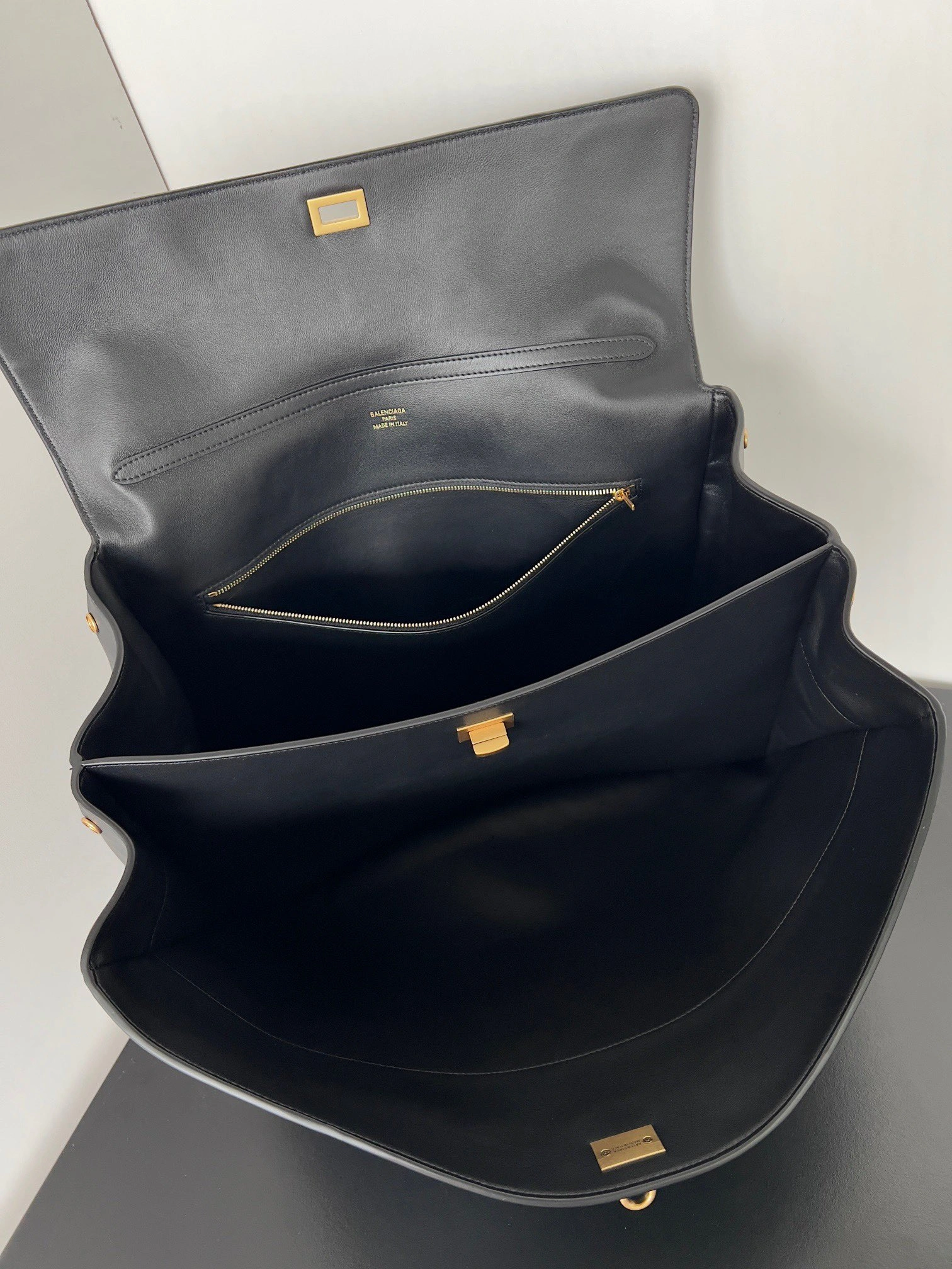 Balenciaga Rodeo  Luxe Oversized Bag - Black Gold Edition Elegant 64713