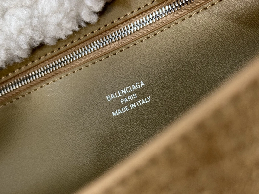 Balenciaga Rodeo Suede Handbag - Autumn Winter Vibrant 60931