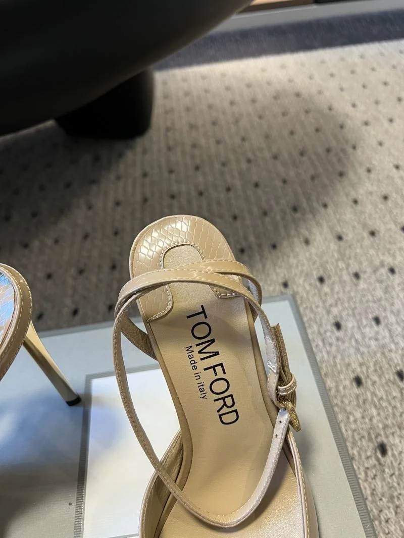 Minimalist Balenciaga Sandals 16953