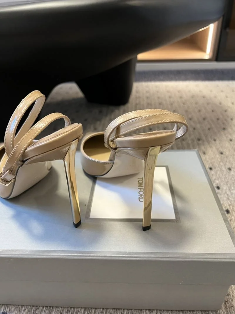 Minimalist Balenciaga Sandals 16953