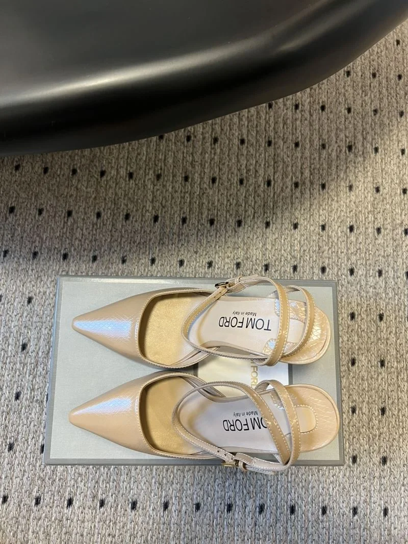 Minimalist Balenciaga Sandals 16953