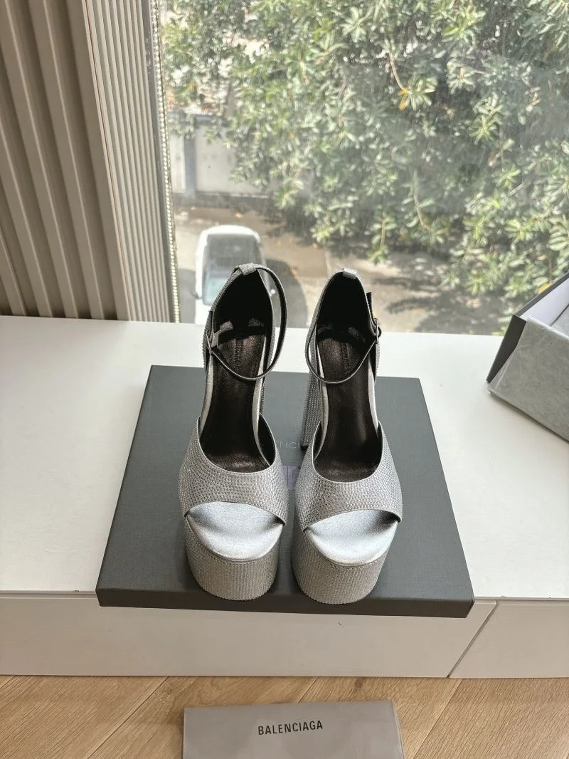 Bold Balenciaga Sandals 16781