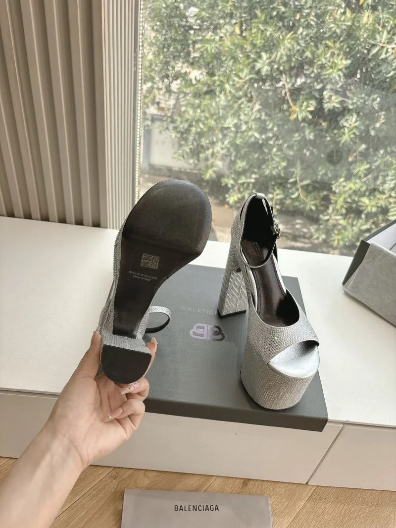 Bold Balenciaga Sandals 16781