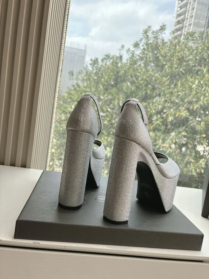 Bold Balenciaga Sandals 16781