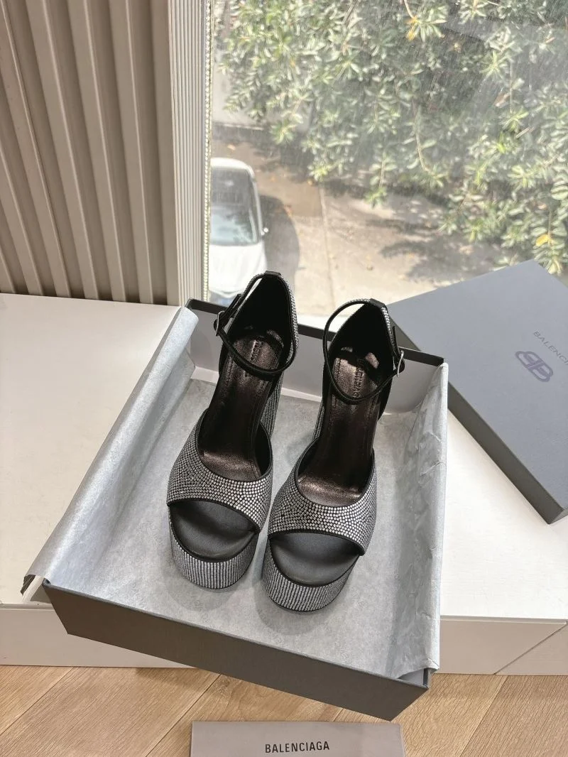 Sleek Balenciaga Sandals 16800