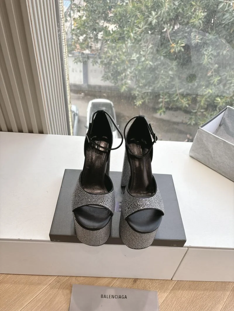 Sleek Balenciaga Sandals 16800