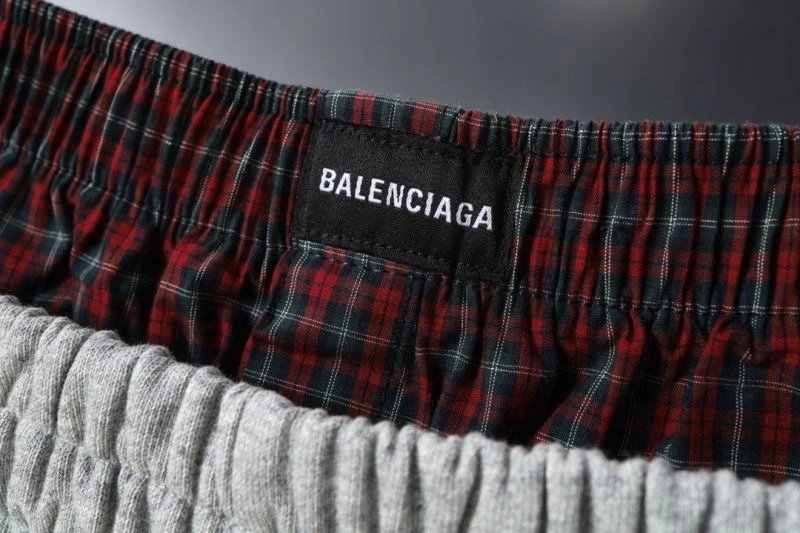 Balenciaga Short Pants Durable 98622