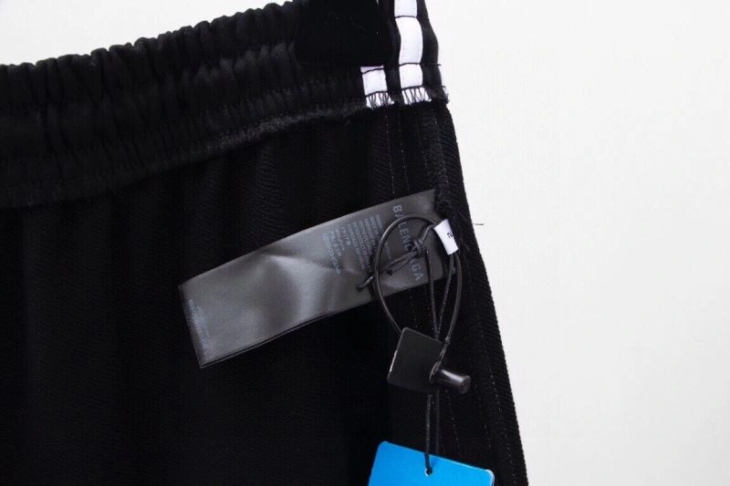 Balenciaga Short Pants FashionForward 98620