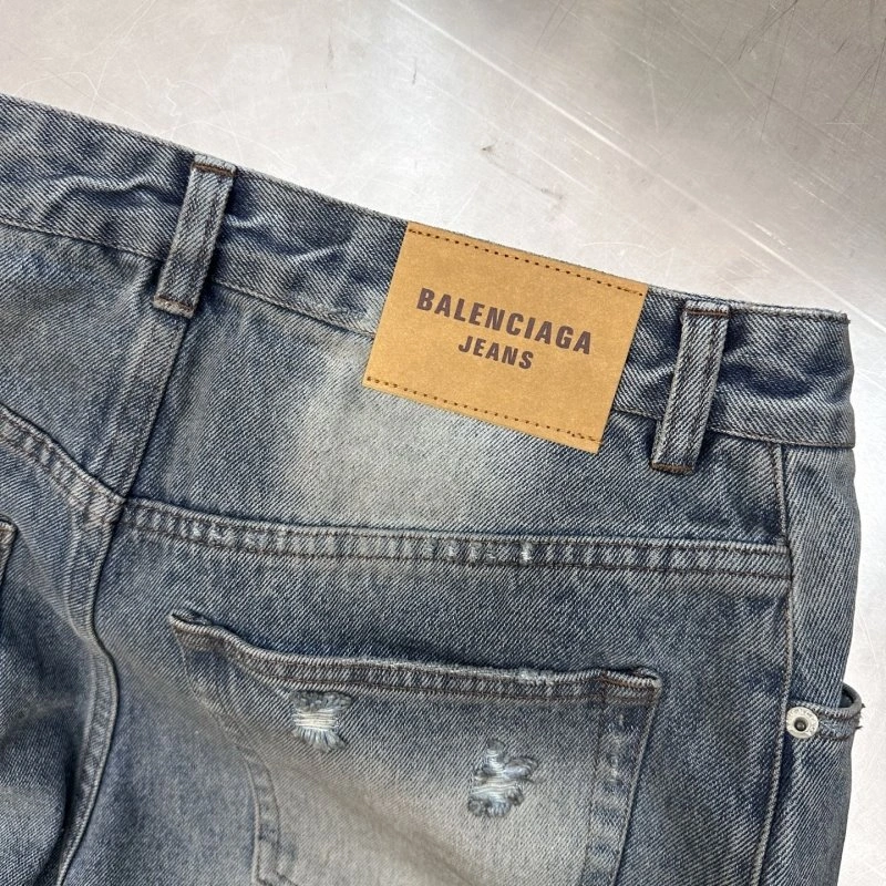 Versatile Balenciaga Short Pants 96346
