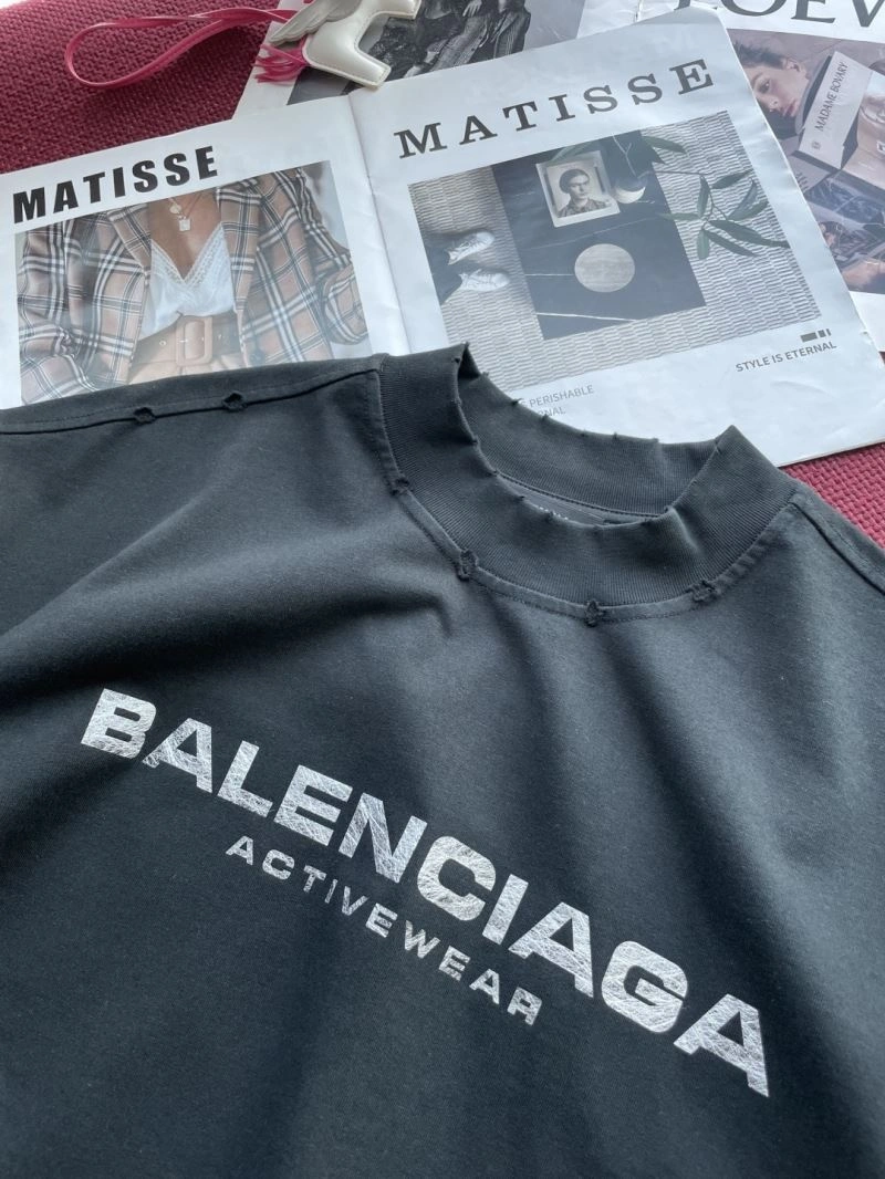 Effortless Balenciaga Short Suits 97327