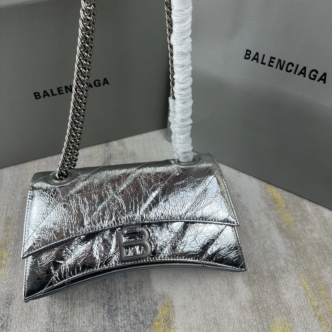 Balenciaga Silver Crush Quilted Chain Bag - Stylish and Classic 60937
