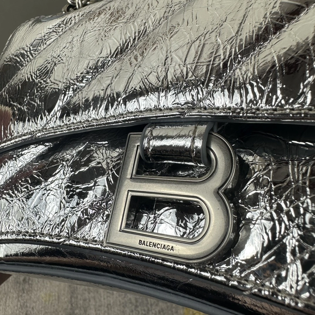 Balenciaga Silver Crush Quilted Chain Bag - Stylish and Classic 60937