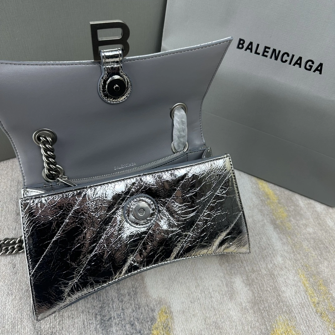 Balenciaga Silver Crush Quilted Chain Bag - Stylish and Classic 60937