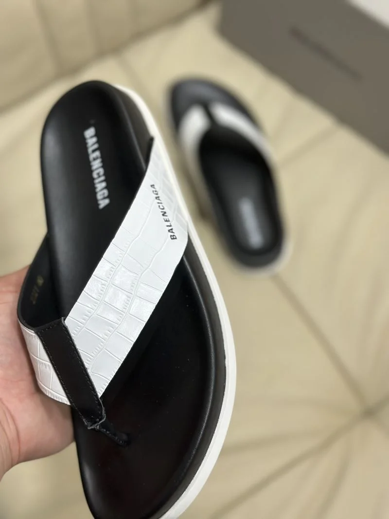 Modern Balenciaga Slippers 16565