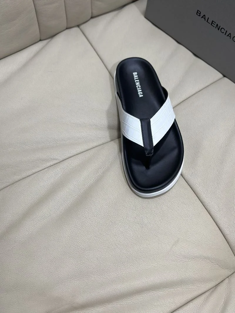 Modern Balenciaga Slippers 16565