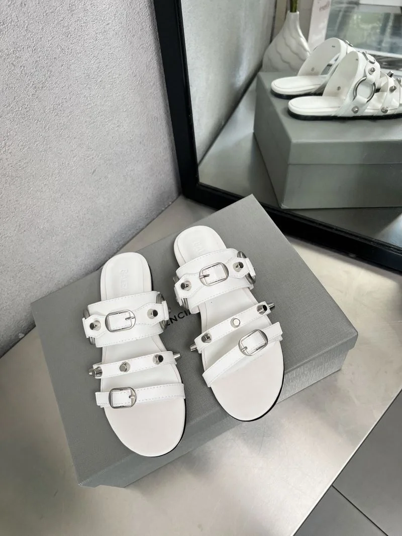 Fashionable Balenciaga Slippers 17033