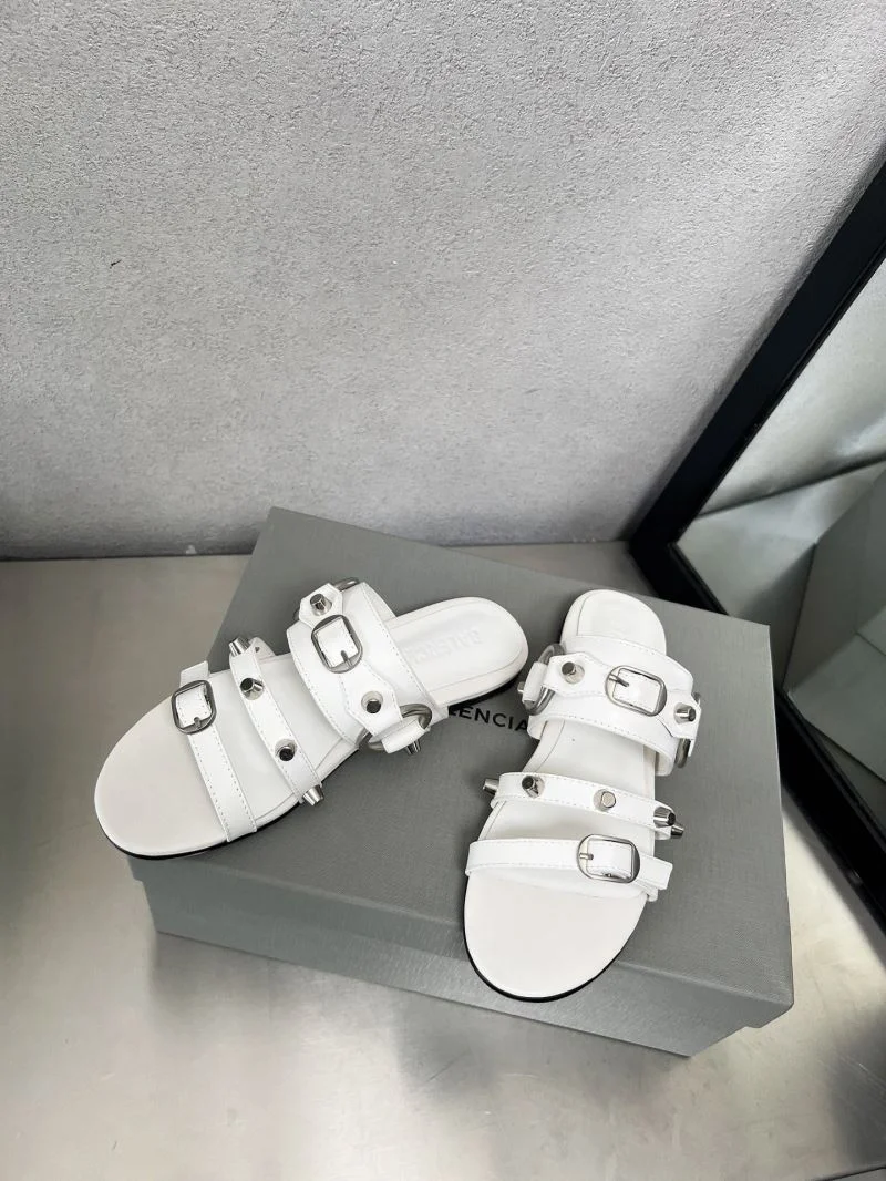 Fashionable Balenciaga Slippers 17033