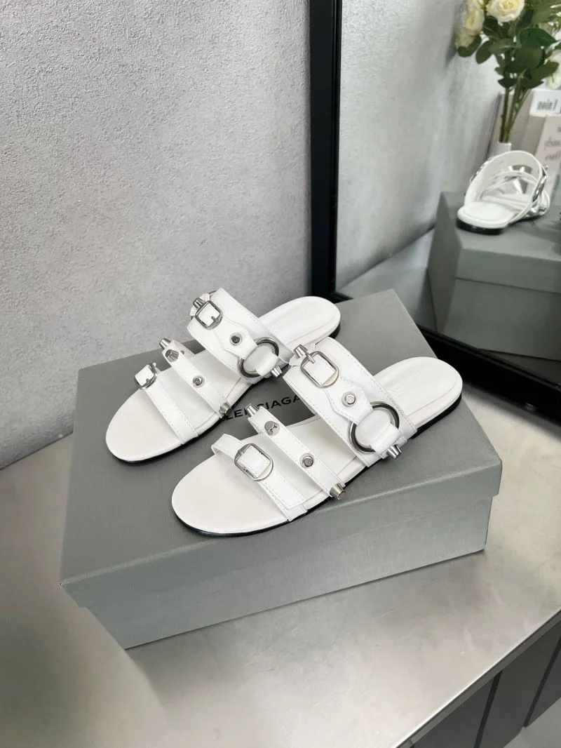 Fashionable Balenciaga Slippers 17033