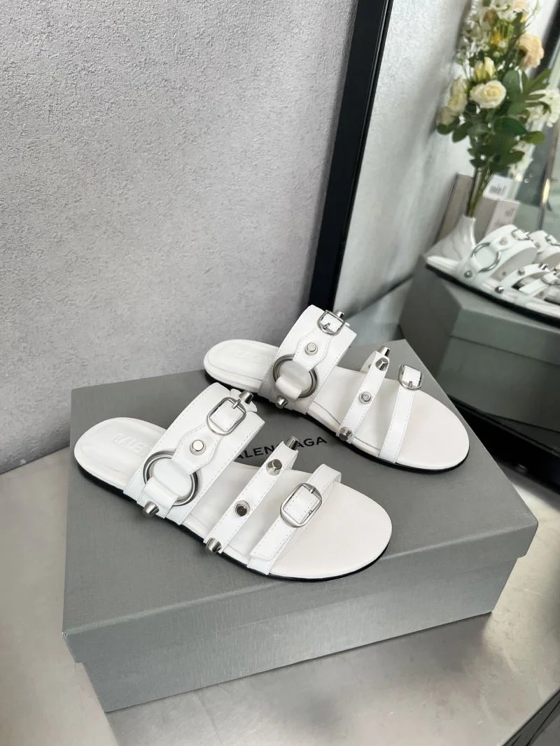 Fashionable Balenciaga Slippers 17033
