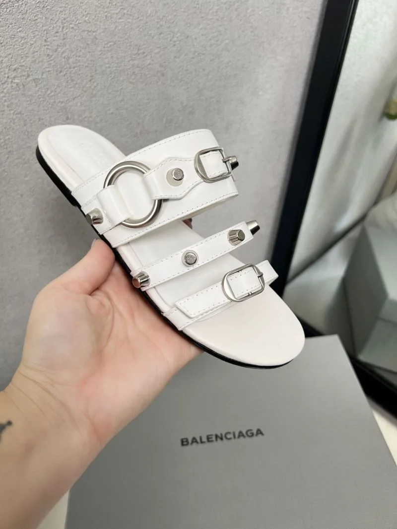 Fashionable Balenciaga Slippers 17033