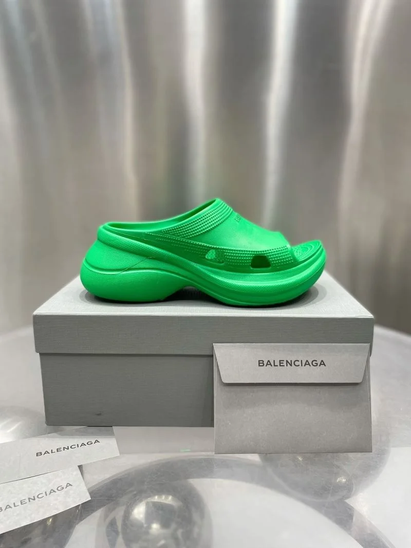 Chic Balenciaga Slippers 16705
