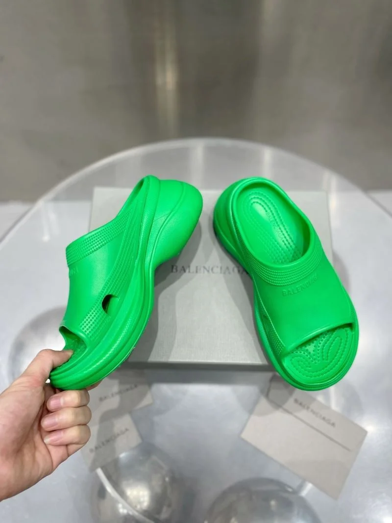 Chic Balenciaga Slippers 16705