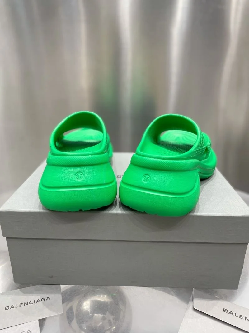 Chic Balenciaga Slippers 16705