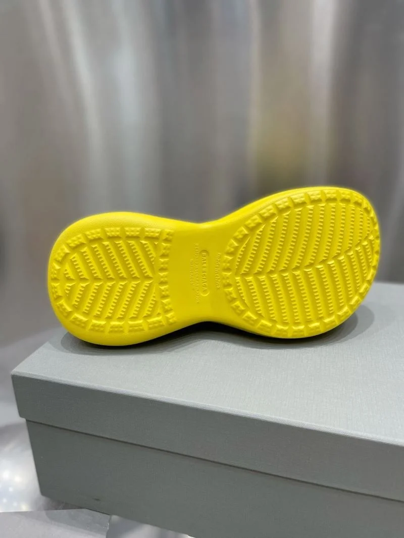 Supportive Balenciaga Slippers 16699
