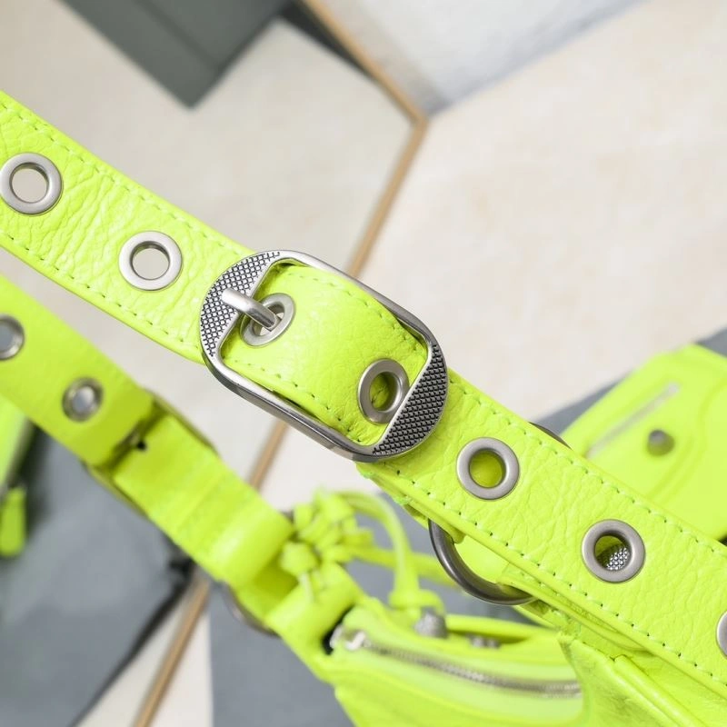 Balenciaga Small Fluorescent Green Crescent Bag 26x12x6 cm Cozy 72707