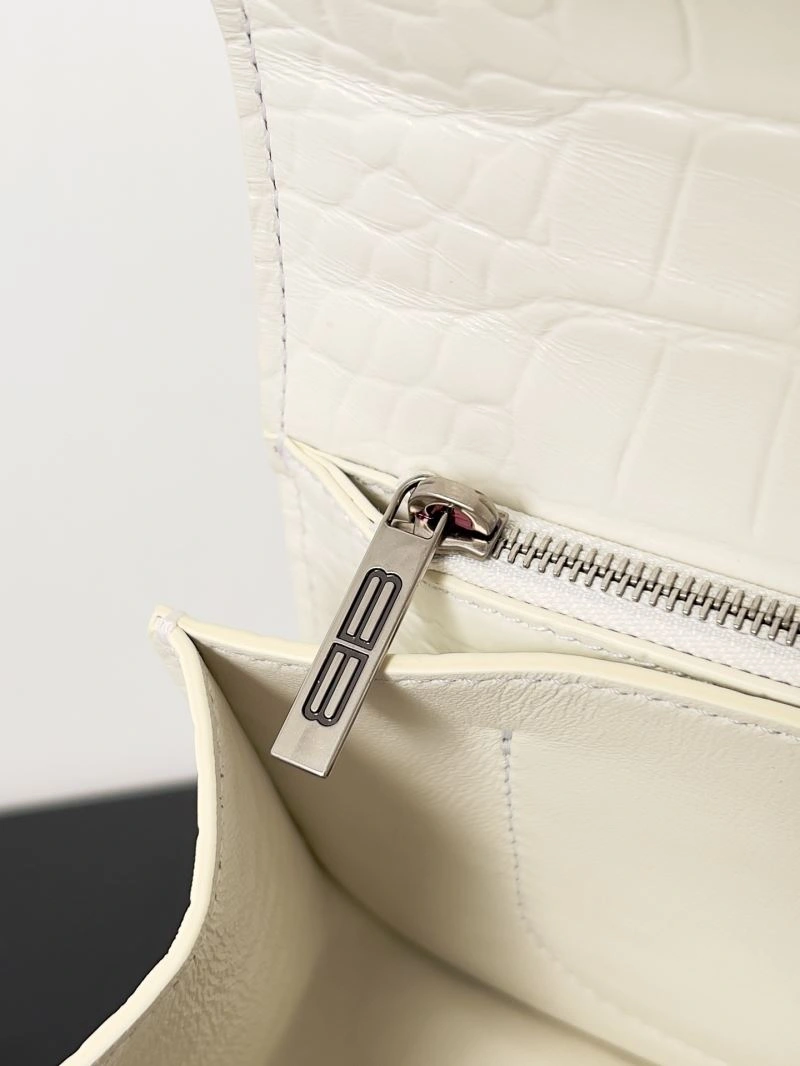 Flexible Balenciaga Spring 2022 Gossip Crossbody Bag in Embossed Leather 78602