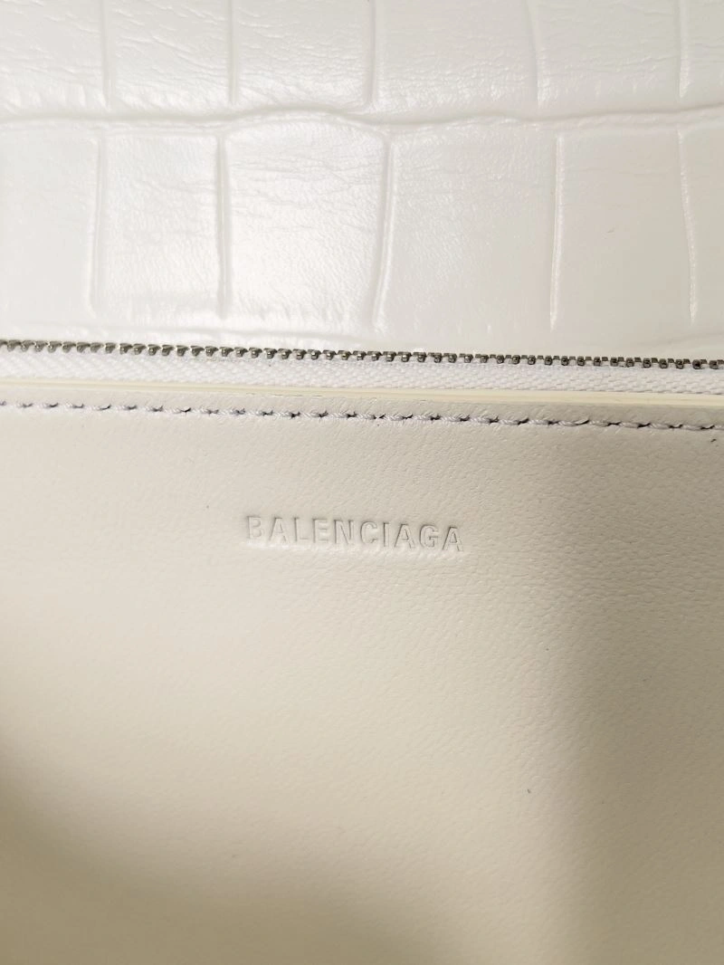 Flexible Balenciaga Spring 2022 Gossip Crossbody Bag in Embossed Leather 78602
