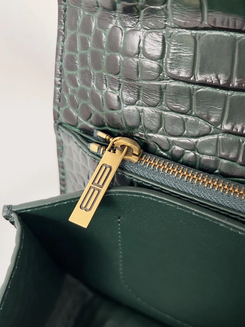 Effortless Balenciaga Spring 2022 Gossip Crossbody Bag with Double B Logo 78605