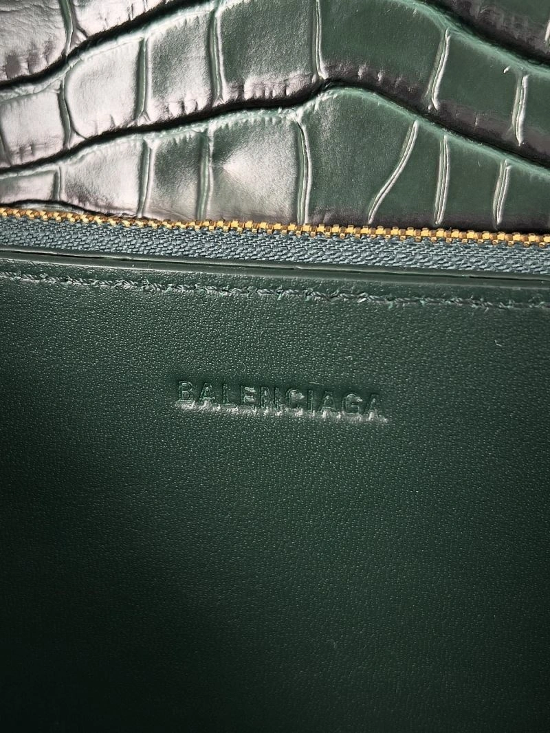Effortless Balenciaga Spring 2022 Gossip Crossbody Bag with Double B Logo 78605