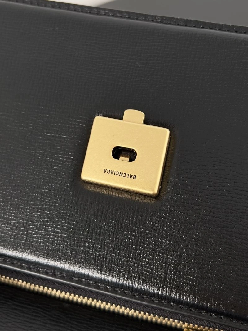 Balenciaga Spring 2022 Gossip Crossbody Bag with Double B Logo EasyMatch 78613