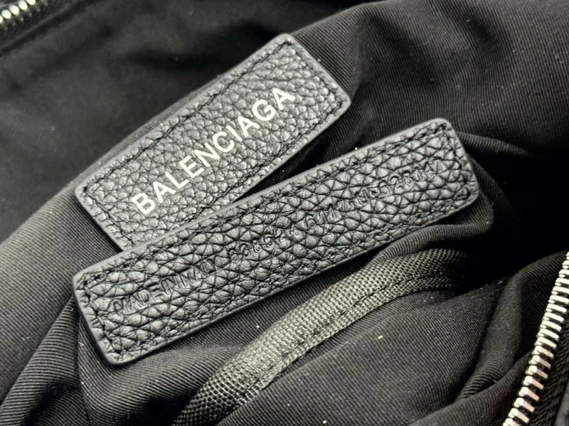 Reliable Balenciaga  All-Leather Waist Bag for Ultimate Body Proportion 66953