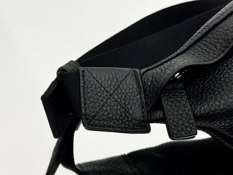 Reliable Balenciaga  All-Leather Waist Bag for Ultimate Body Proportion 66953