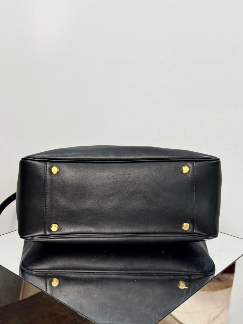 Balenciaga  Large Bucket Bag - Authentic Photos Collection Cozy 38251