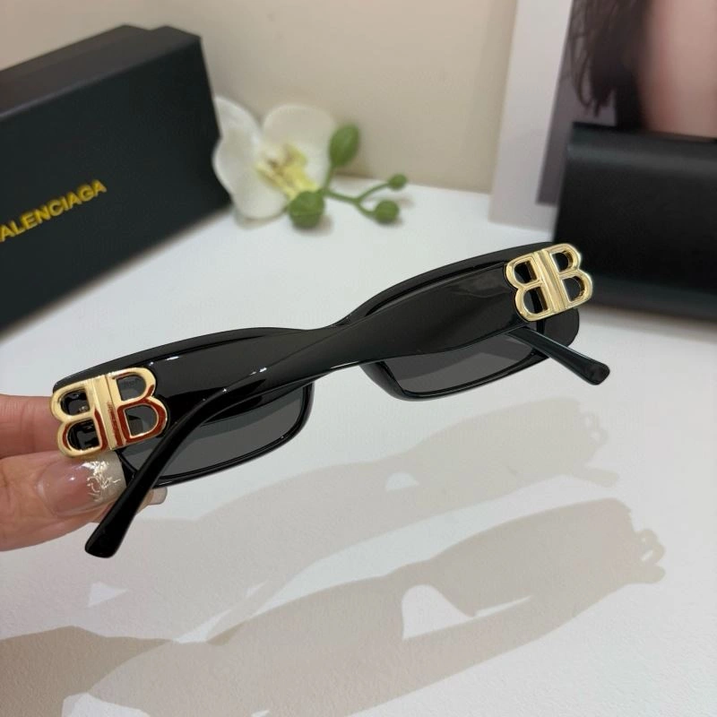 Balenciaga Sunglasses Comfortable 276999