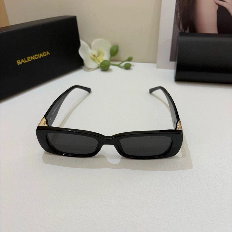 Balenciaga Sunglasses Comfortable 276999