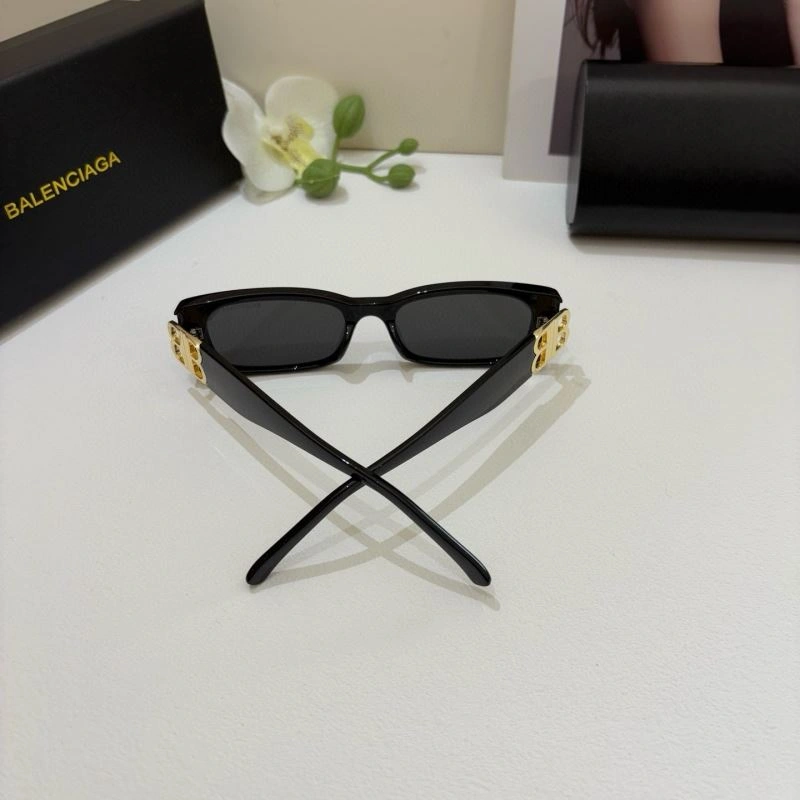 Balenciaga Sunglasses Comfortable 276999
