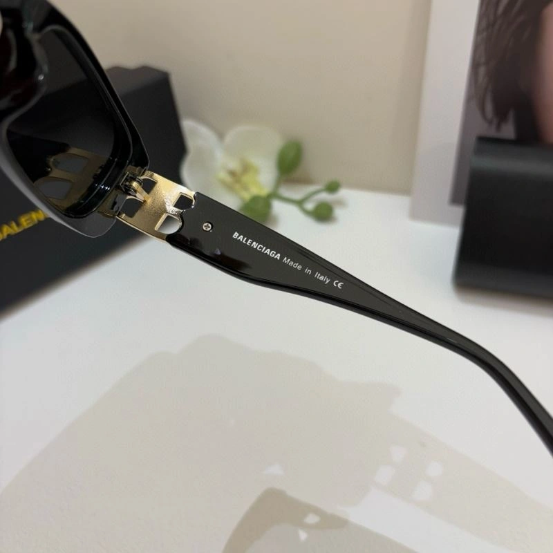 Balenciaga Sunglasses Comfortable 276999