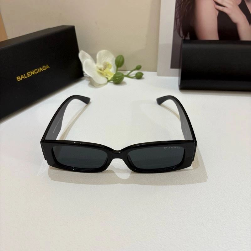 Balenciaga Sunglasses Resilient 276995