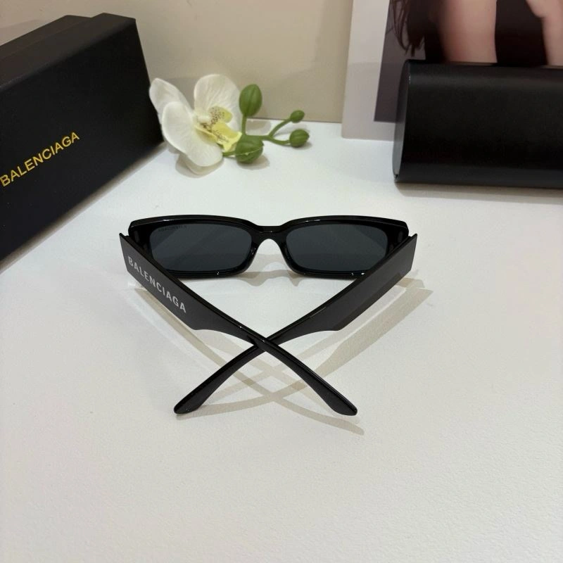 Balenciaga Sunglasses Resilient 276995