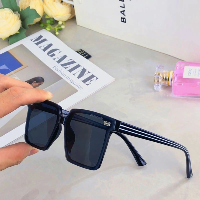 Balenciaga Sunglasses Compact 277011