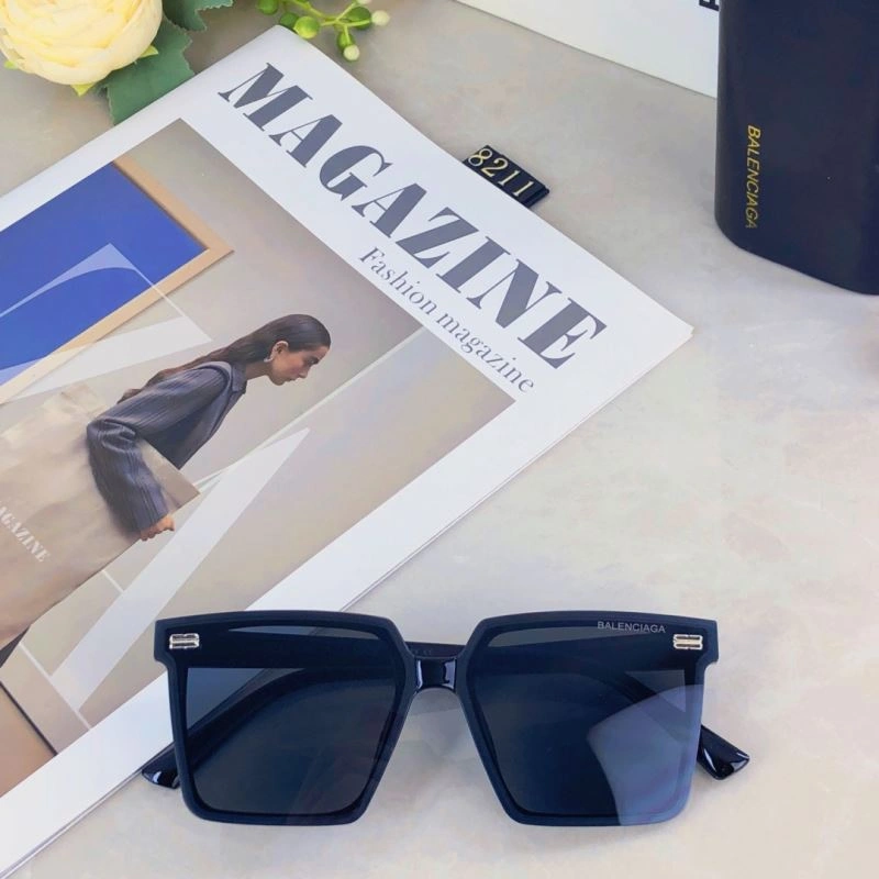 Balenciaga Sunglasses Compact 277011