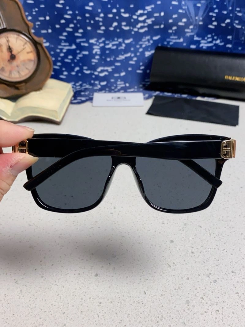 Balenciaga Sunglasses Refined 277031